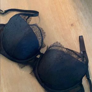Black lace VS bra
